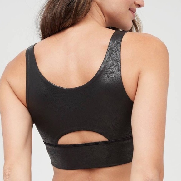 BNWOT OFFLINE By Aerie The Hugger Crackle Sports Bra in Black. 
Size L. - Picture 2 of 5